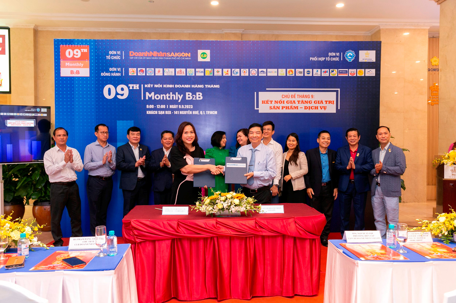 Tạp chí Doanh Nhân Sài Gòn đã ký kết hợp tác với Công ty CP Quỹ đầu tư Toàn Cầu - Fiore Group