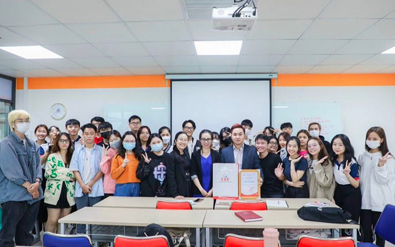 WORKSHOP & MENTOR